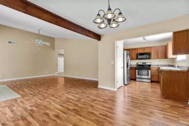 Main picture of 625 Oxford Hall Dr