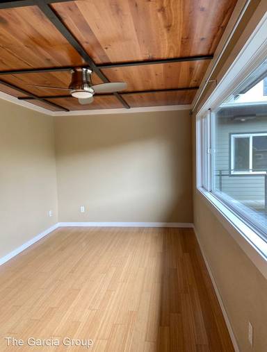 Main picture of 1122 SE 29th Ave