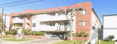 Main picture of 7116 Woodman Ave