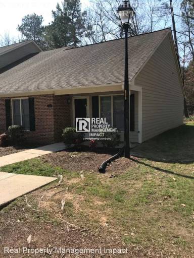 Main picture of 801 Gatehouse Ln