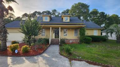 Main picture of 152 Lander Dr