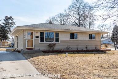 Main picture of 7140 N 48th St