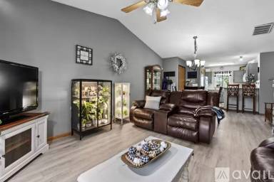 Main picture of 740 Magnolia Ln