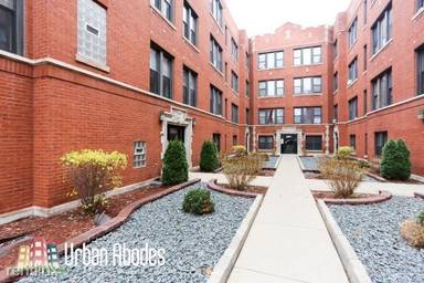 Main picture of 3943 1/2 N Janssen Ave