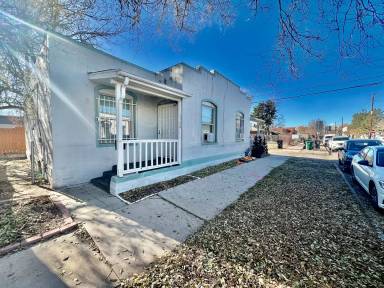 Main picture of 1728 E 37th Ave