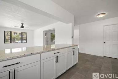 Main picture of 919 16th Ave N