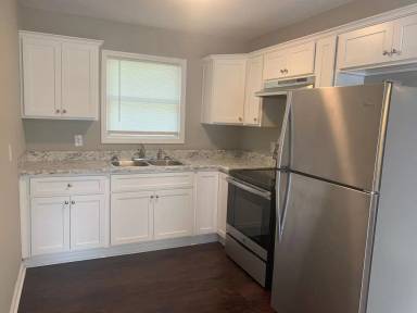 Main picture of 206 N College St