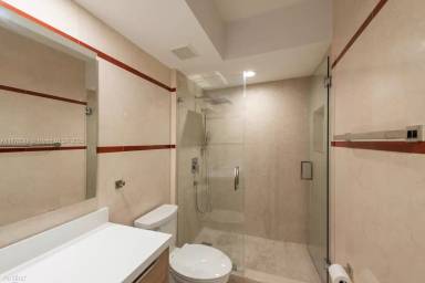 Main picture of Cosmopolitan condo