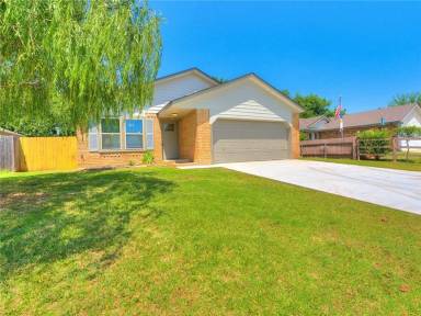 Main picture of 220 23rd Ave NE