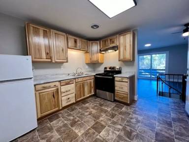 Main picture of 1127 S 10th St
