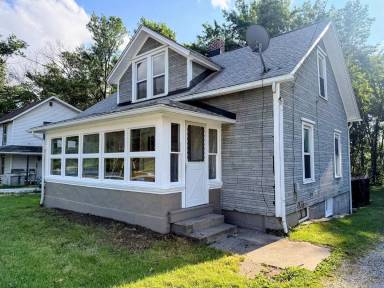 Main picture of 9091 Cleveland Ave NW