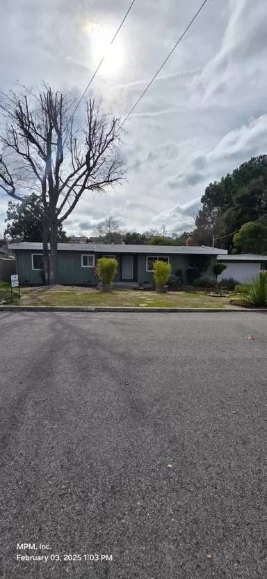 Main picture of 642 Cecil Ct