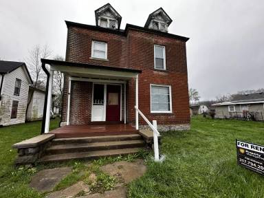 Main picture of 2516 S Washington St