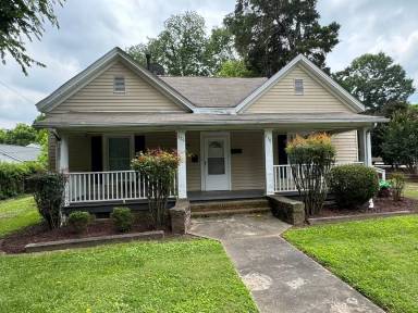 Main picture of 220 Summit Ave