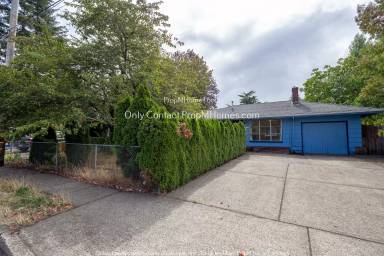 Main picture of 11118 E Burnside St