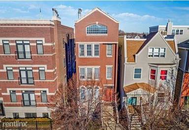 Main picture of 1326 W Diversey Pkwy