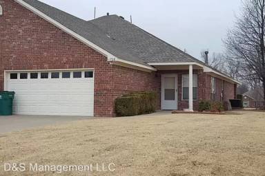 Main picture of 10728 Hollyrock Dr