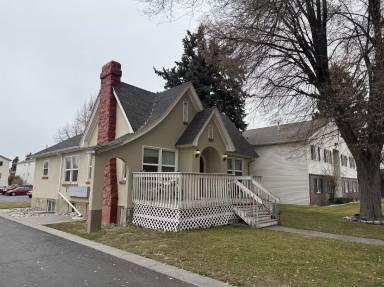 Main picture of 163 N Center St