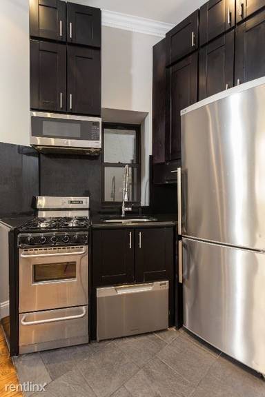 Main picture of 3 W 103rd St
