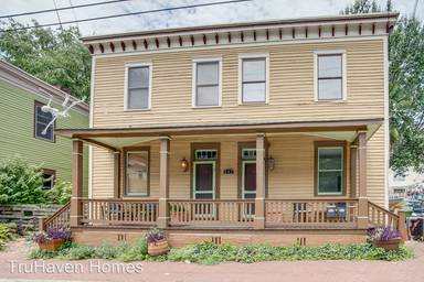 Main picture of 197 Carroll St SE