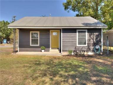 Main picture of 102 Taylor St