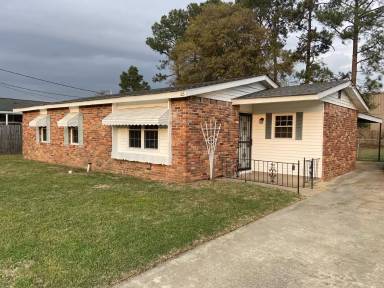 Main picture of 103 Chris Dr