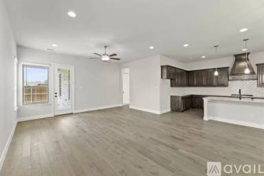 Main picture of 2702 Woodland Ct