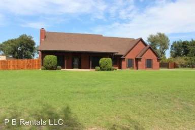 Main picture of 701 Cedar Ridge Rd