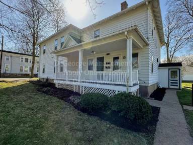 Main picture of 302 Washington St