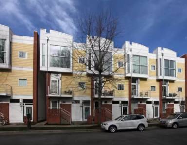 Main picture of 2074 Euclid Ave