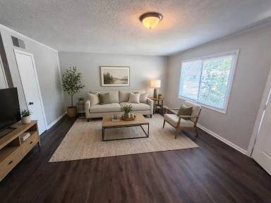 Main picture of 101 McKellar Ct