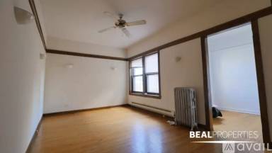 Main picture of 816 W Waveland Apartments