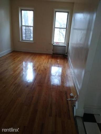 Main picture of 850 Sutter Ave