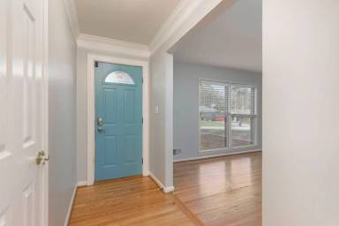 Main picture of 1211 Meadowridge Trl