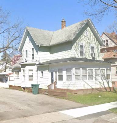 Main picture of 51 Tacoma St