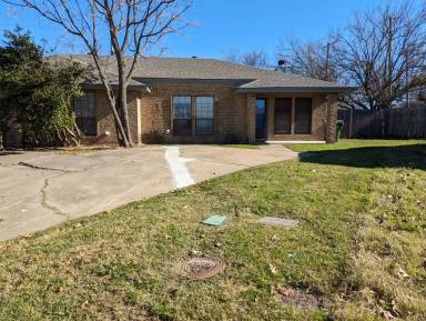 Main picture of 212 Lanham Ct