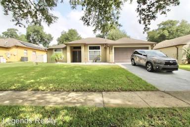 Main picture of 1925 Oak Estates Dr