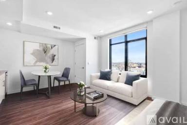 Main picture of 5 W 46th St