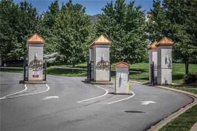 Main picture of 218 Adams Pointe Blvd