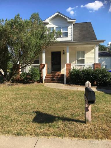 Main picture of 203 Viola St