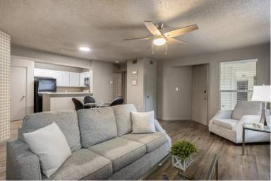 Main picture of 1111 High Rd