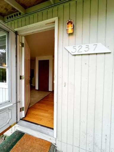 Main picture of 5237 Beach Dr