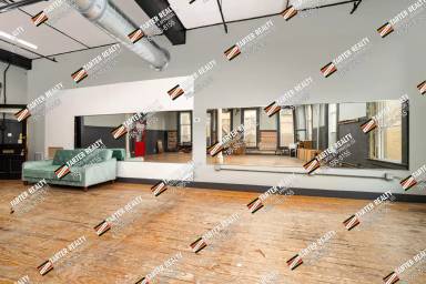 Main picture of 8 S 8th St