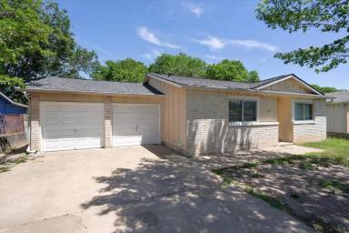 Main picture of 2516 Dovewood Dr