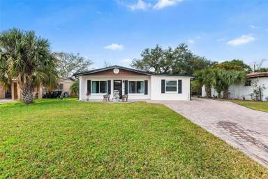 Main picture of 7622 Cassino Ave