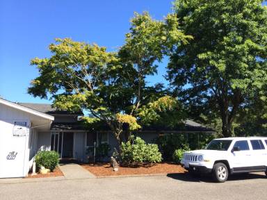 Main picture of 5844 Cedar St