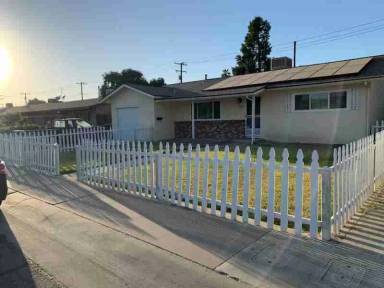 Main picture of 618 E Cypress Ave