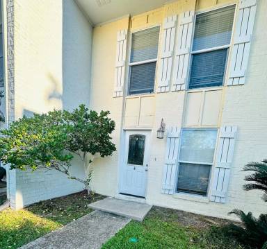 Main picture of 2718 Bartlett Ave