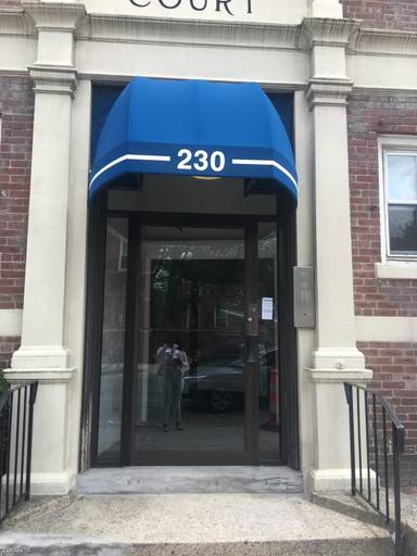 Main picture of 230 South St