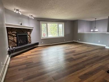 Main picture of 82 Pepperdine Dr